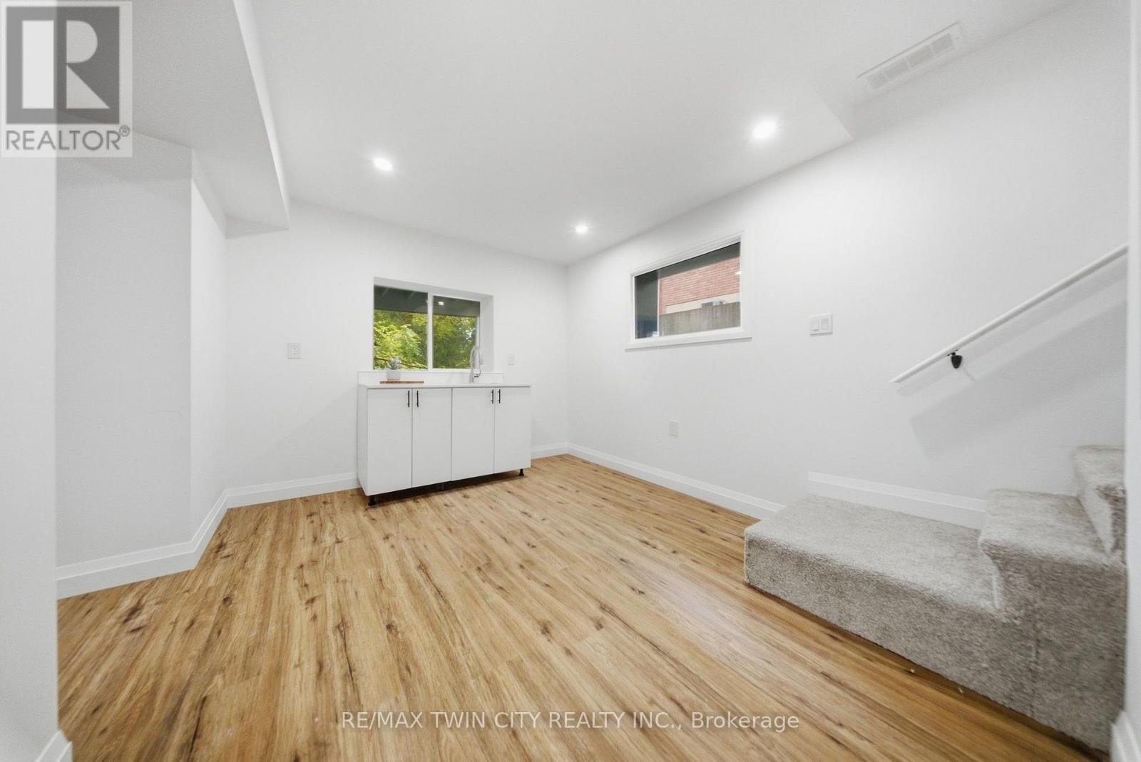 23 Aberdeen Street Property Photo 27