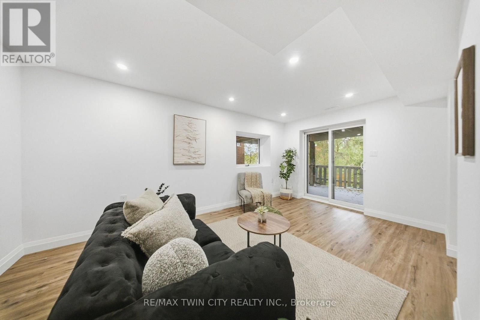 23 Aberdeen Street Property Photo 28