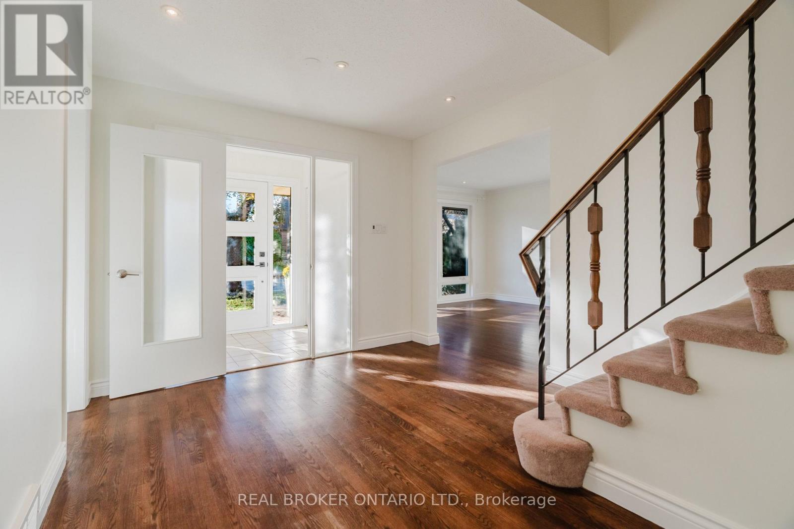 905 Plante Drive Property Photo 3