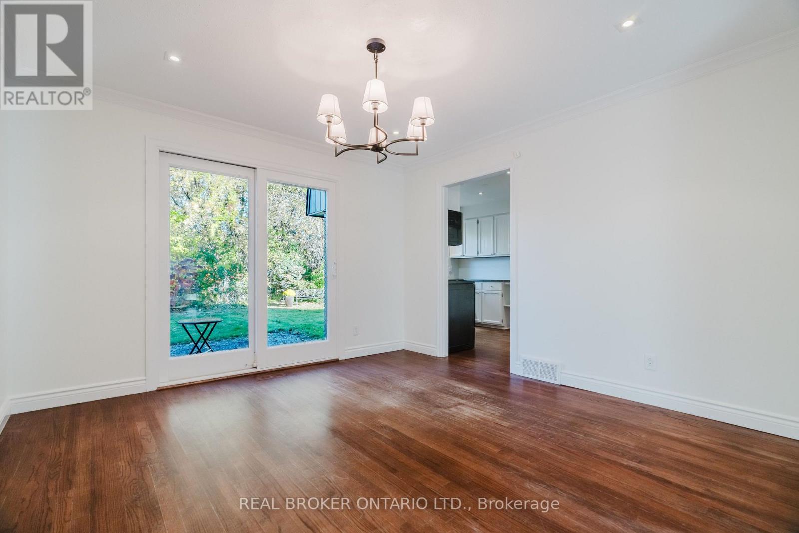 905 Plante Drive Property Photo 8