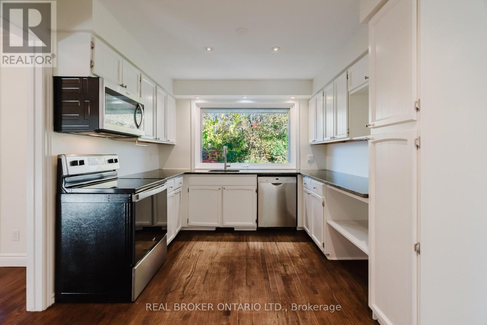 905 Plante Drive Property Photo 10