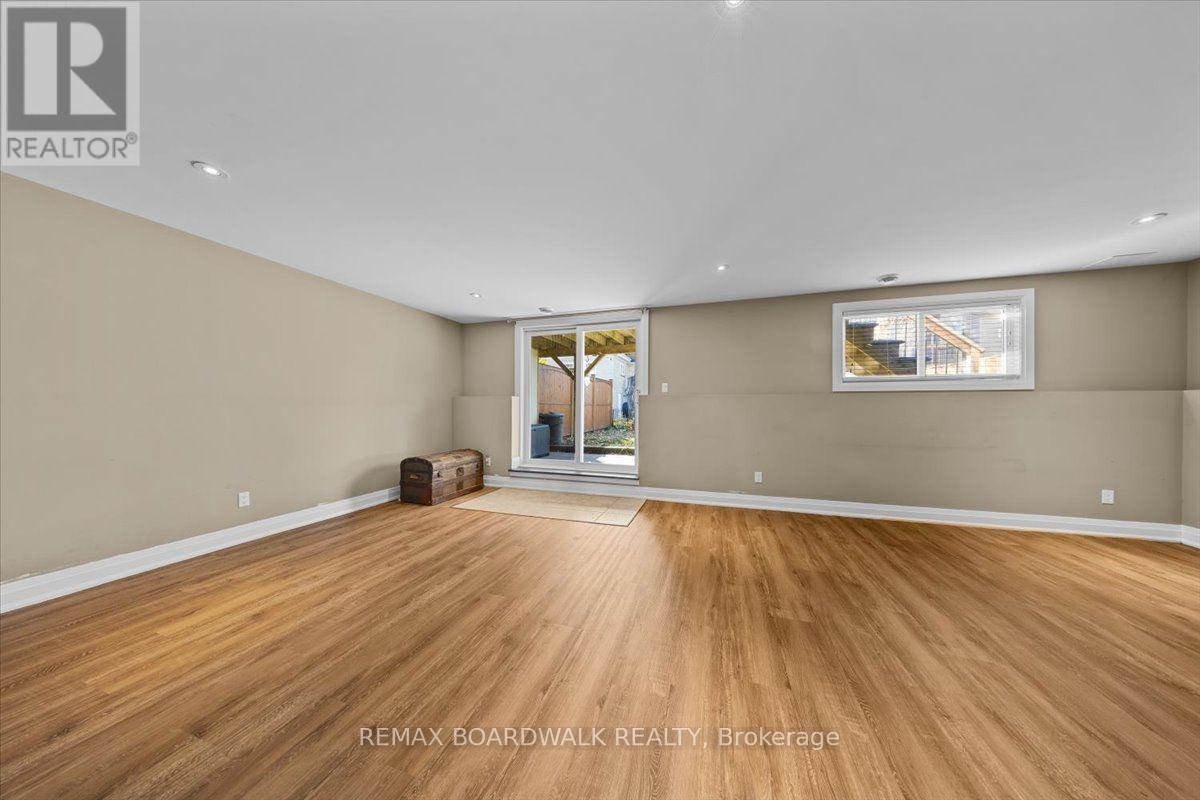 131 Elizabeth Street Property Photo 33