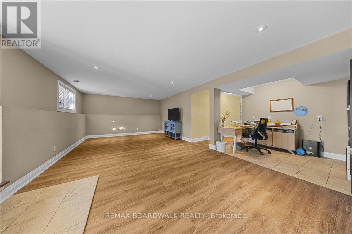 131 Elizabeth Street Property Photo 35