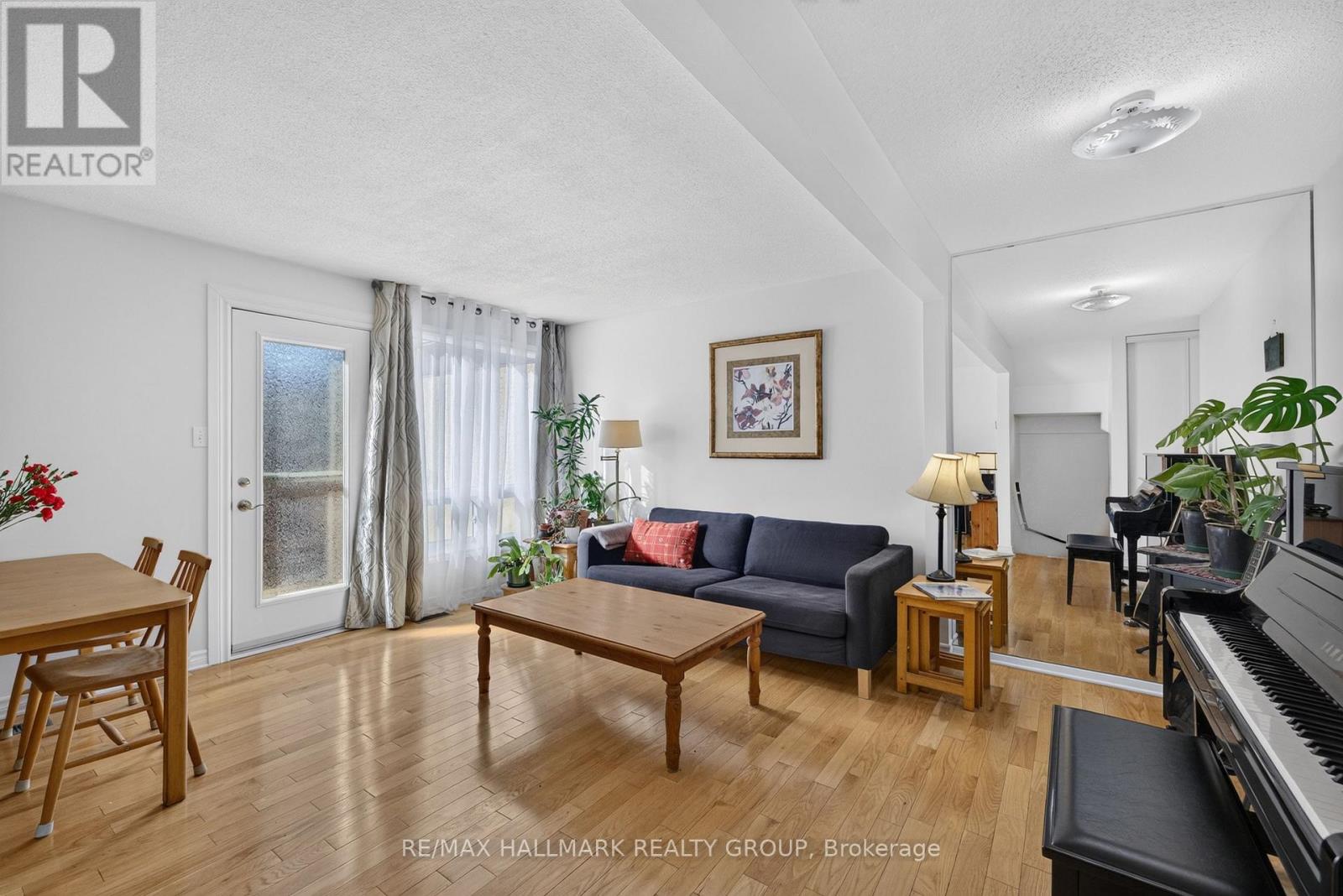 163 Mcclintock Way Property Photo 10