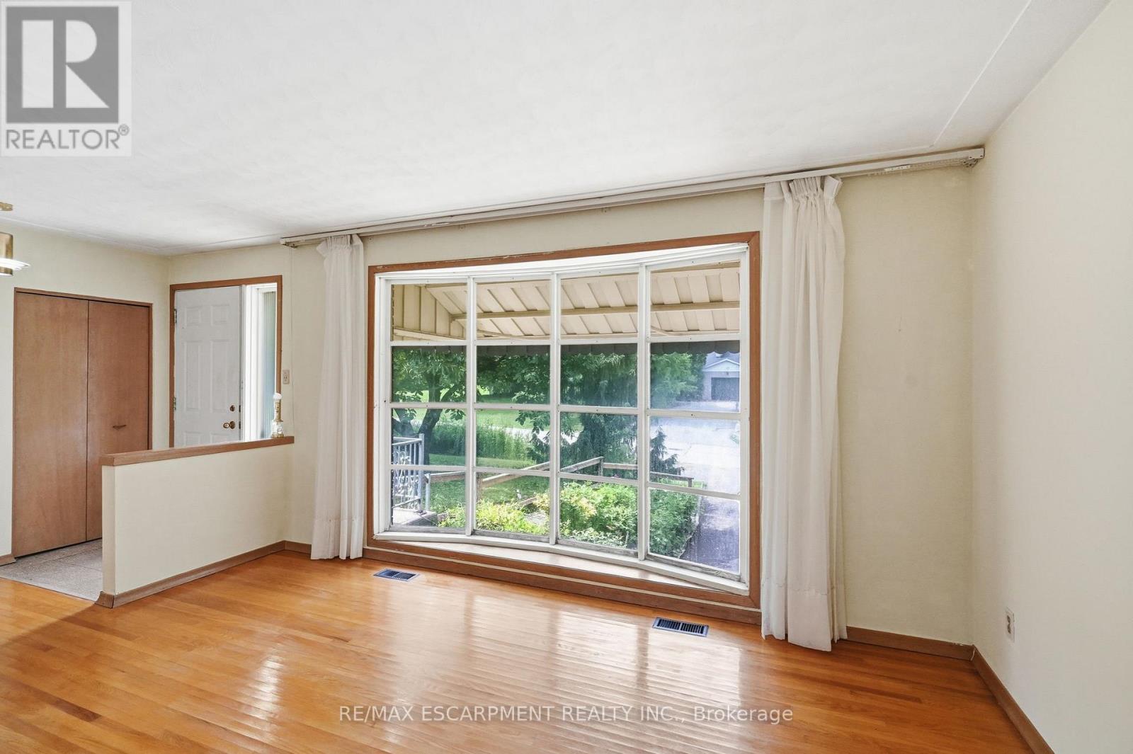 44 Mcdonald Court Property Photo 6