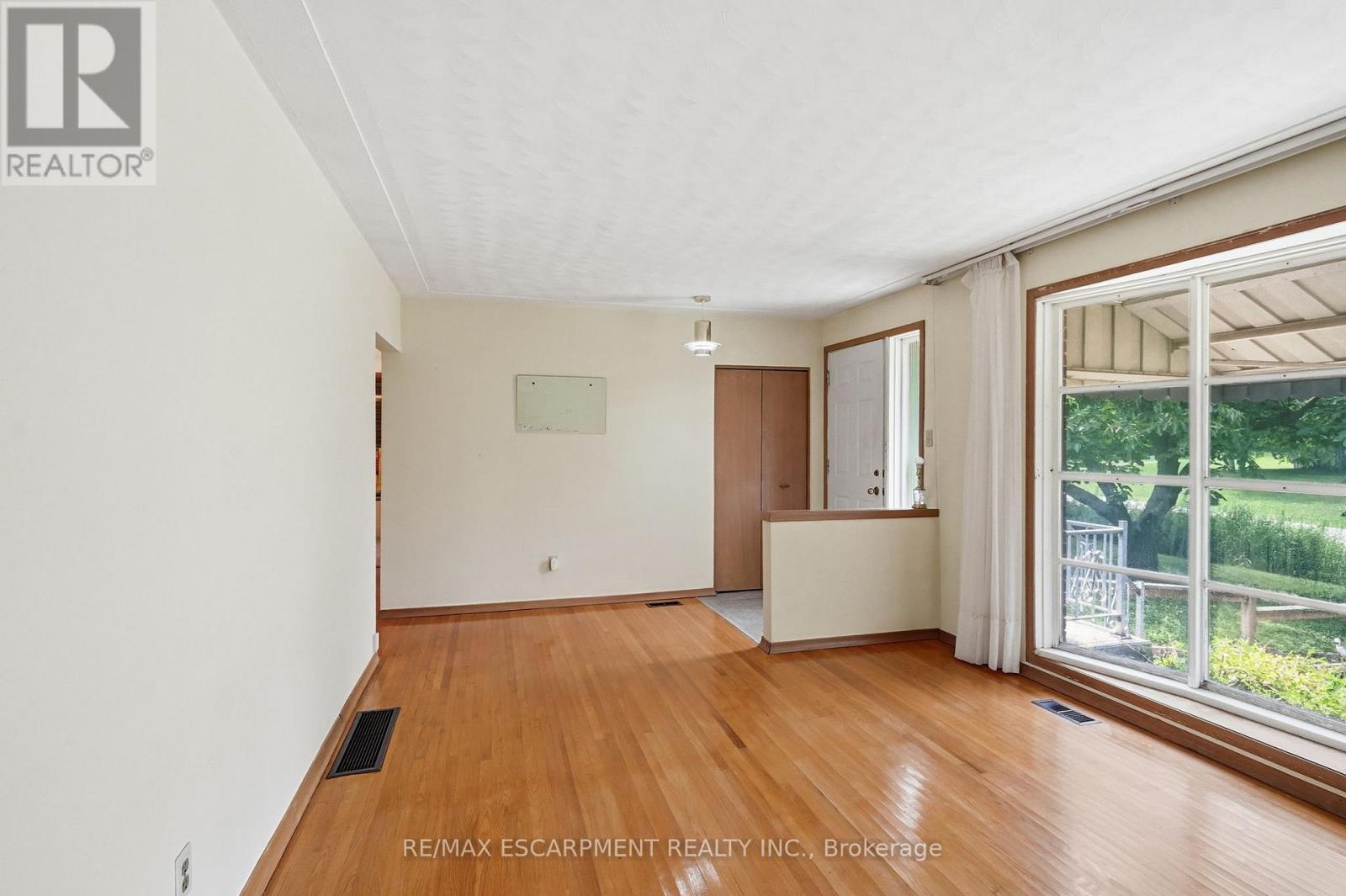 44 Mcdonald Court Property Photo 7
