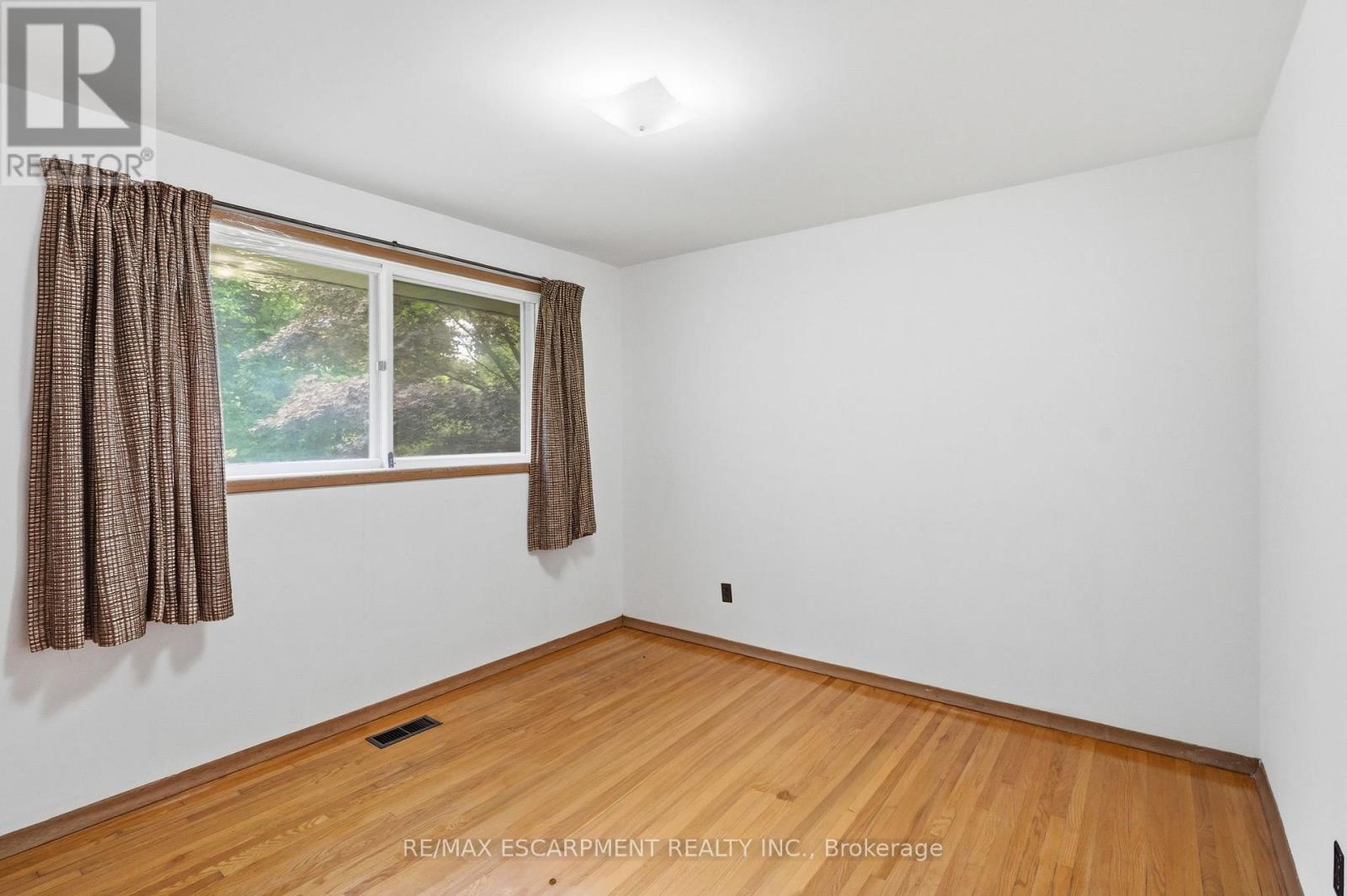 44 Mcdonald Court Property Photo 13
