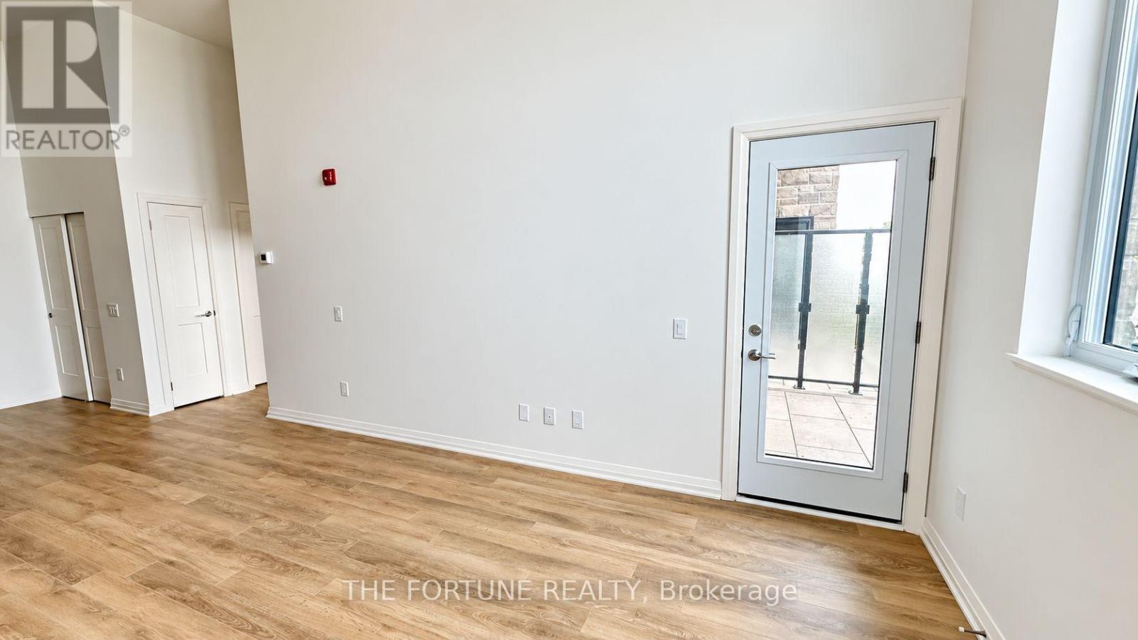 110 - 101 Golden Eagle Road Property Photo 8