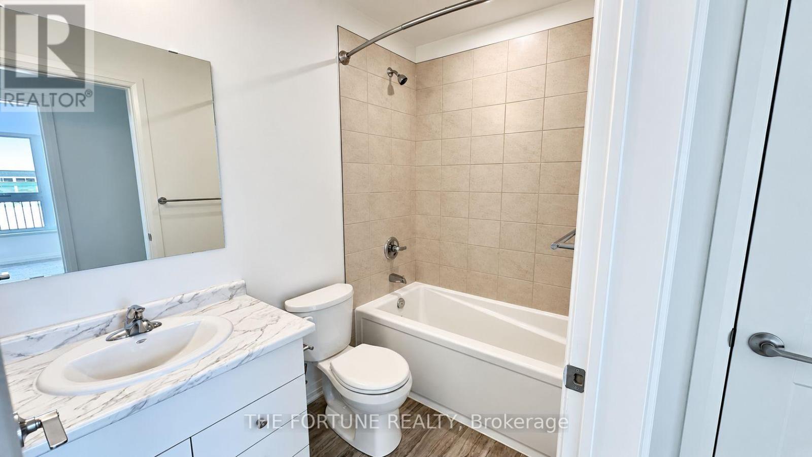 110 - 101 Golden Eagle Road Property Photo 9