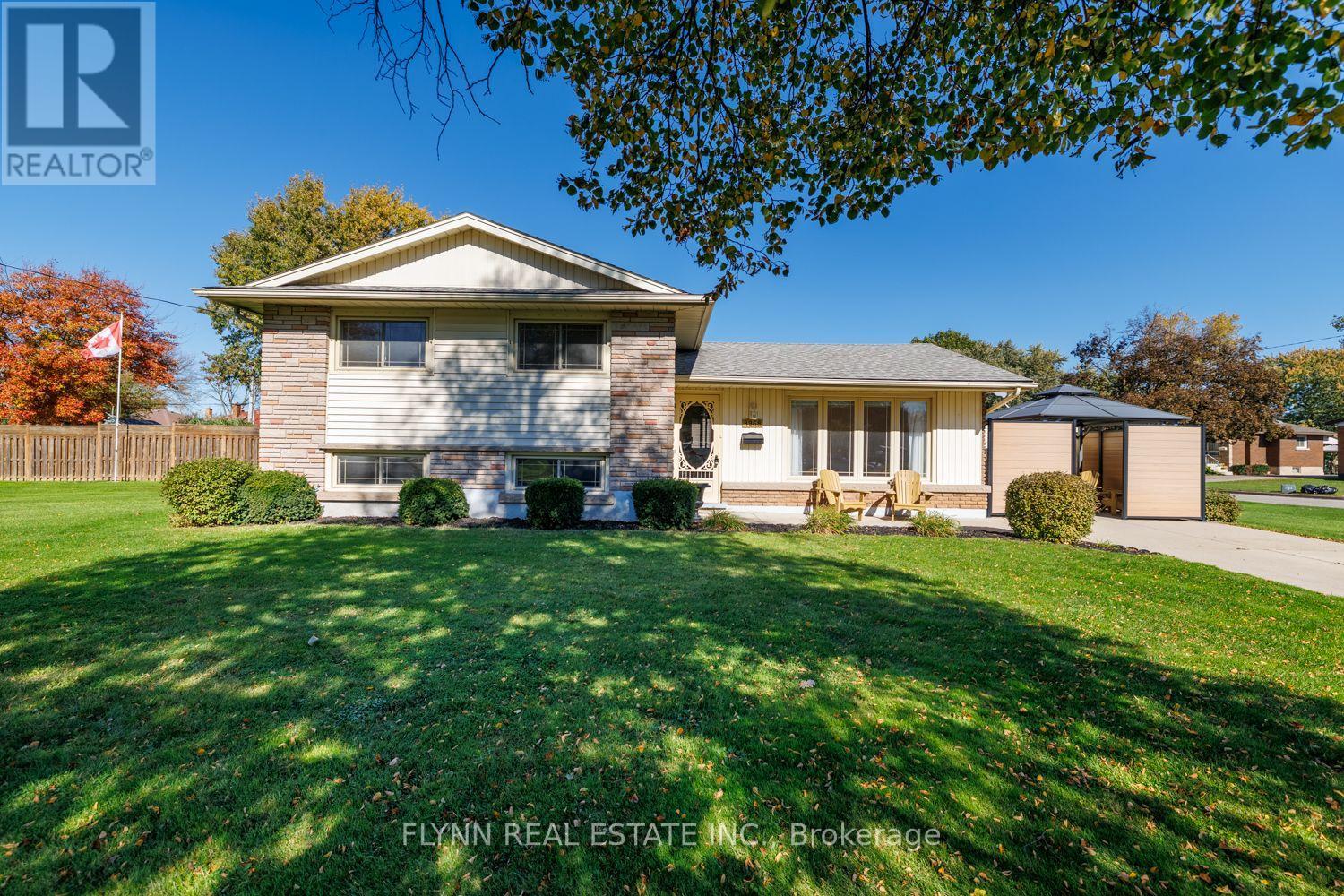 8968 Banting Avenue Property Photo 1