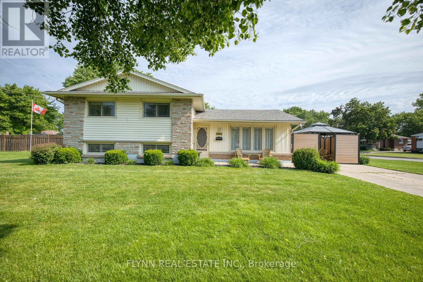 8968 Banting Avenue Property Photo 3