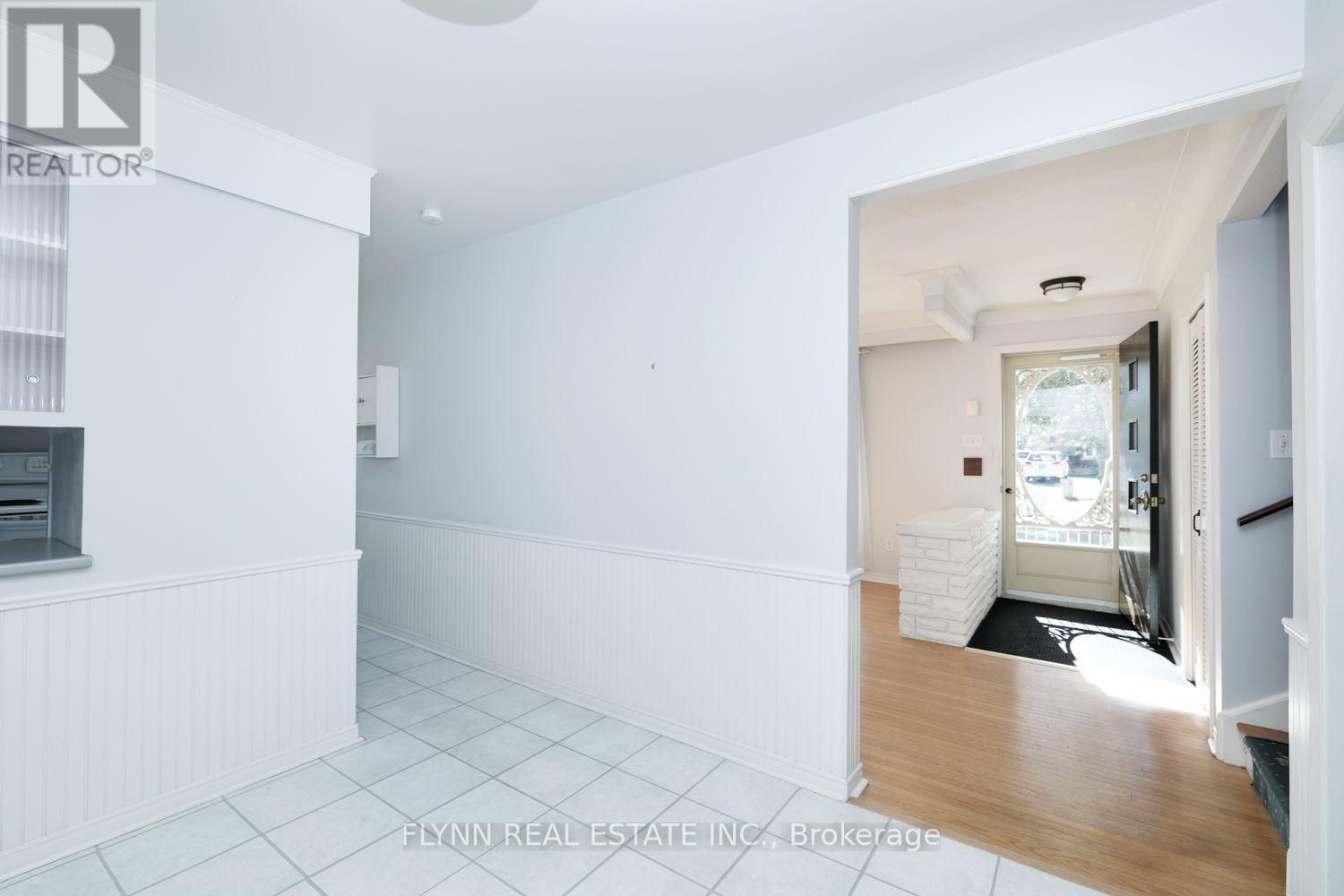 8968 Banting Avenue Property Photo 16