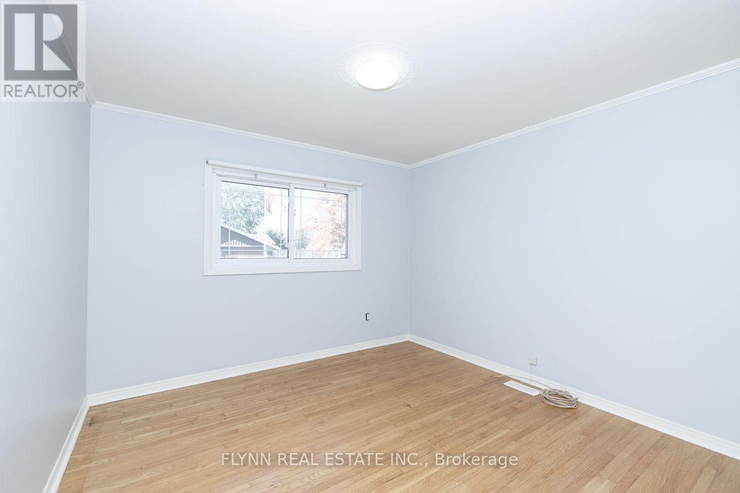 8968 Banting Avenue Property Photo 22
