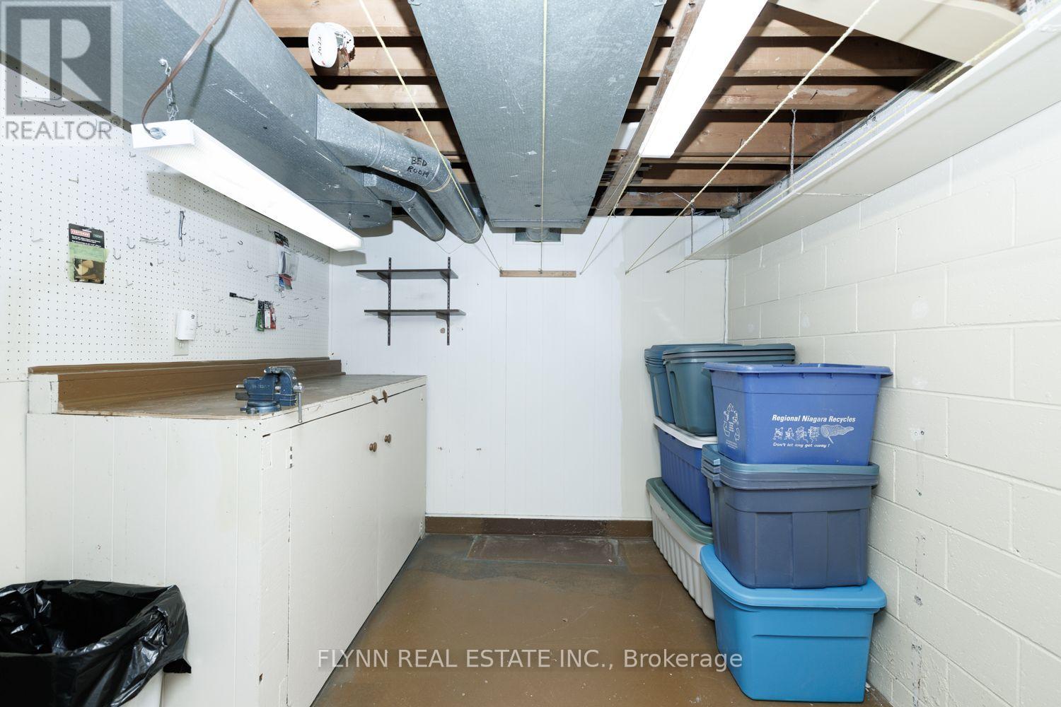8968 Banting Avenue Property Photo 23