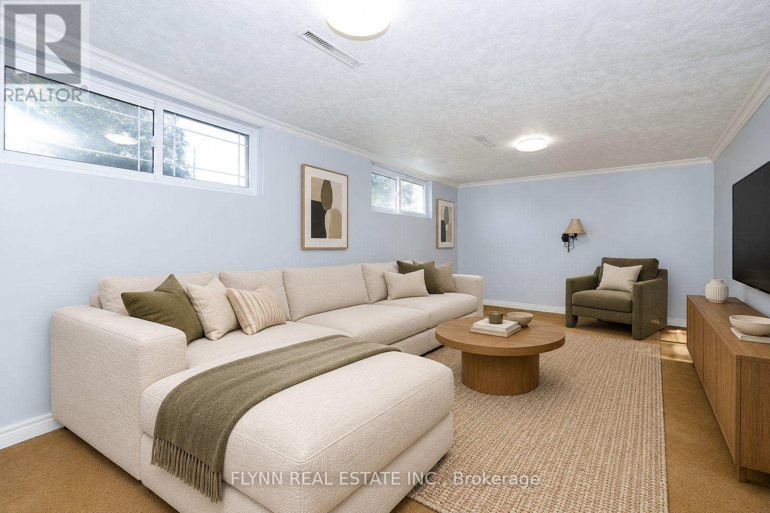 8968 Banting Avenue Property Photo 26