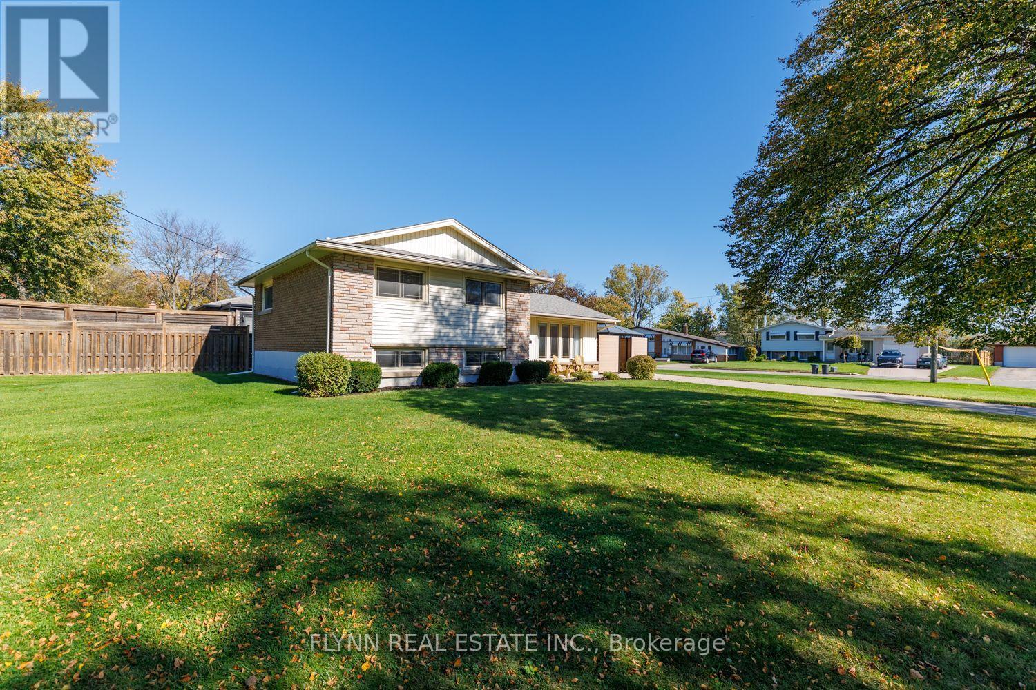 8968 Banting Avenue Property Photo 31