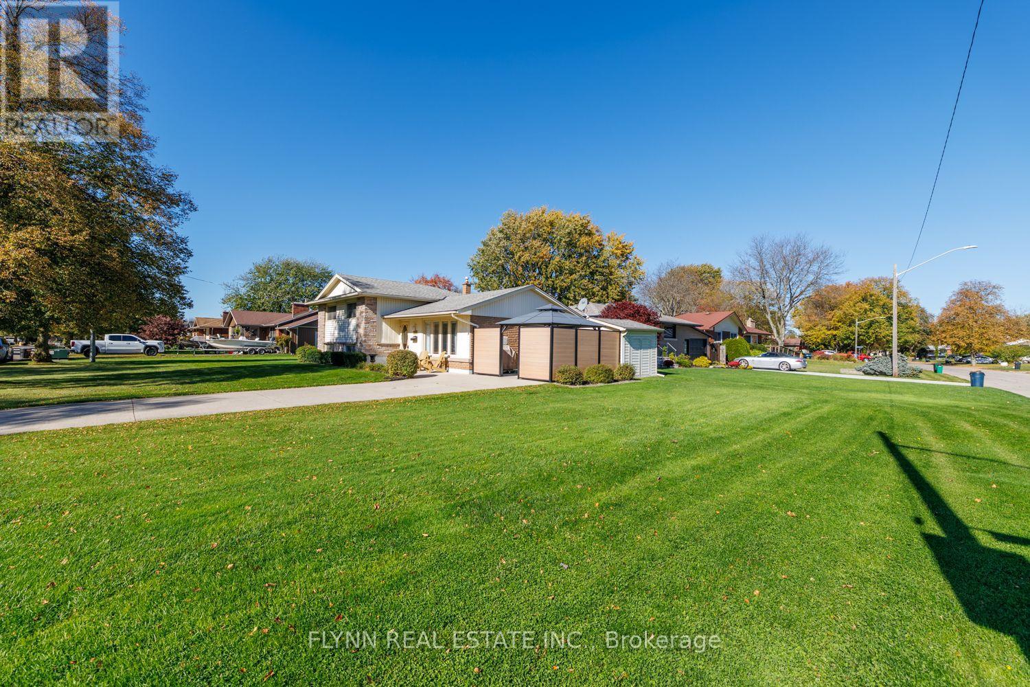 8968 Banting Avenue Property Photo 34