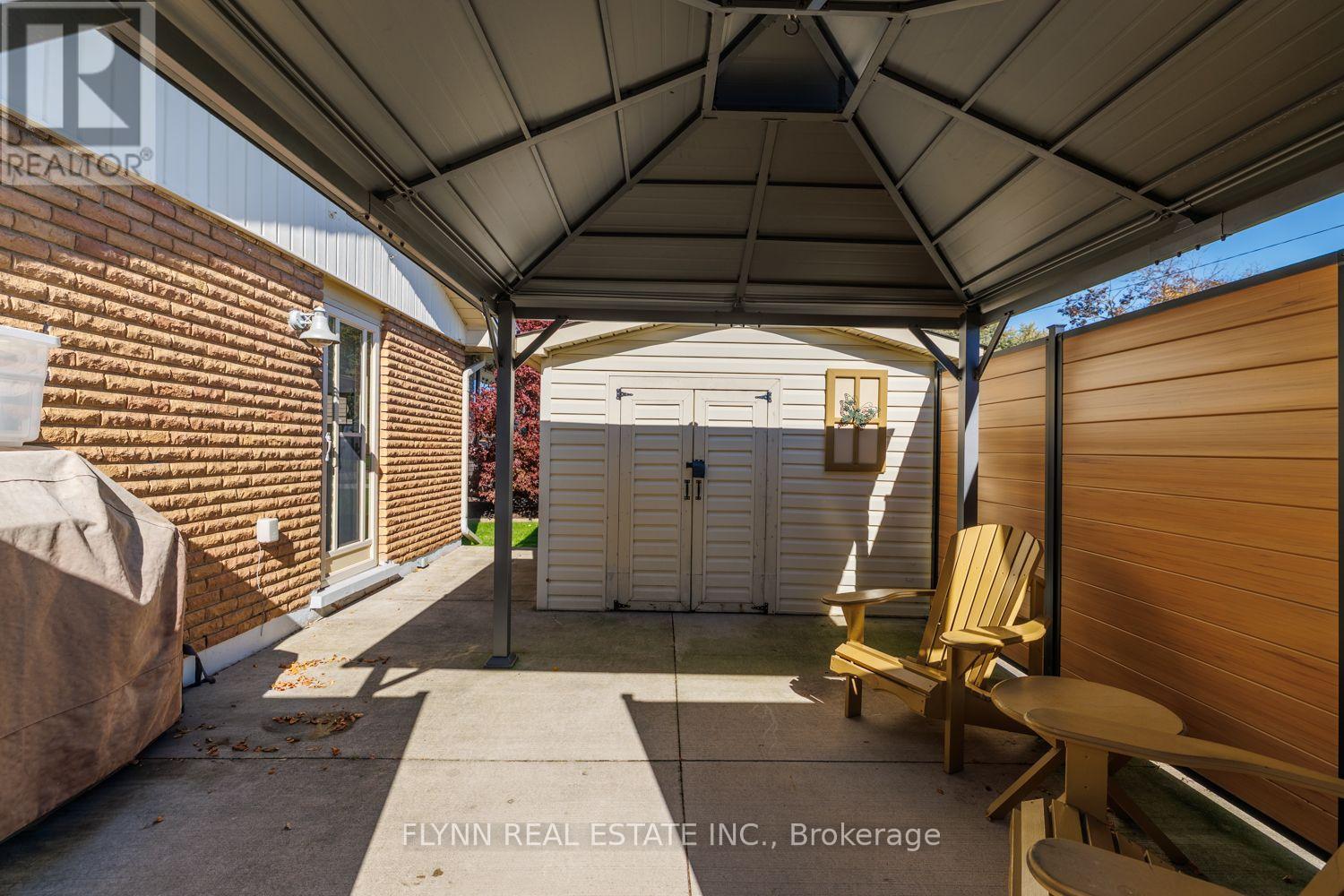 8968 Banting Avenue Property Photo 36