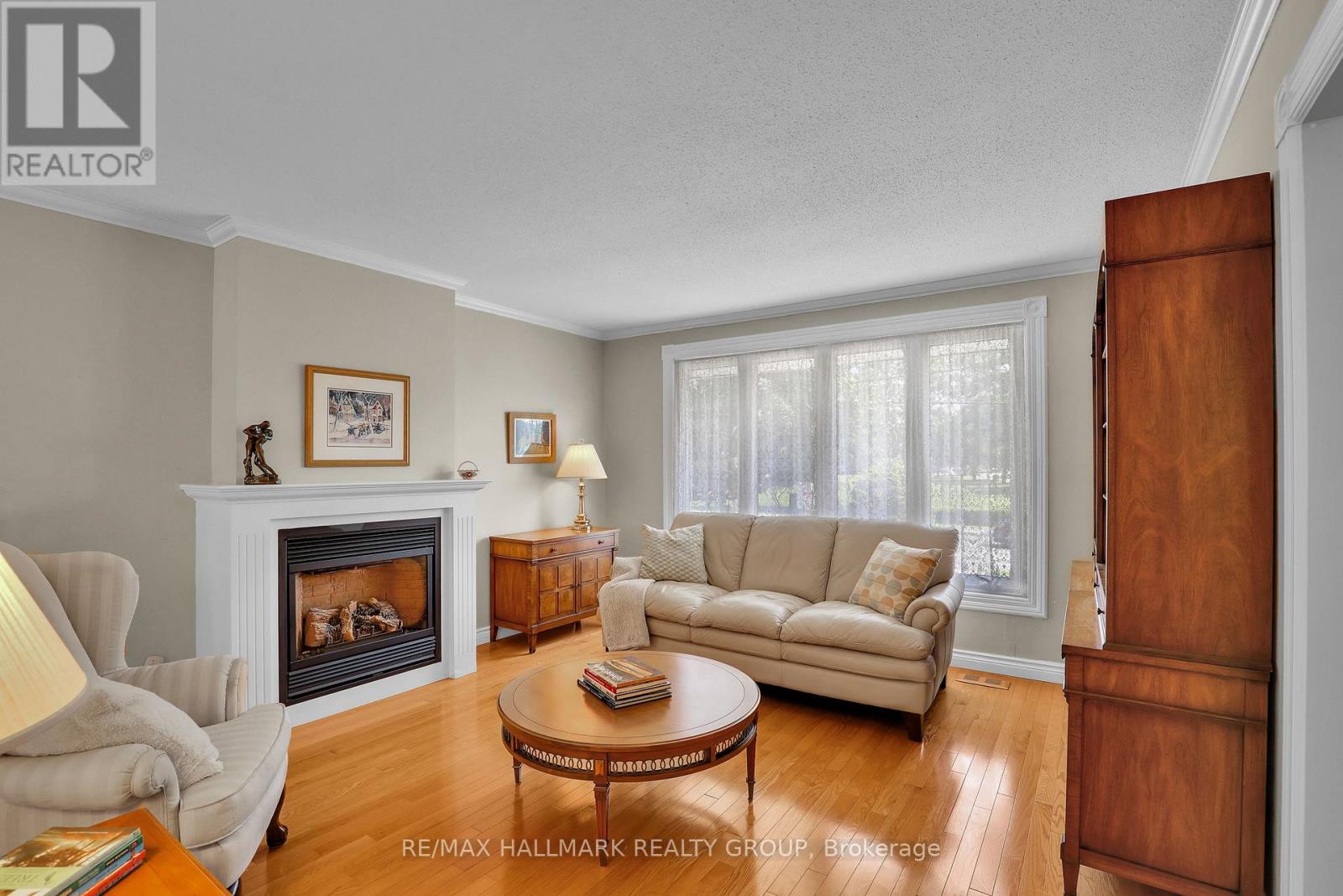 3242 Albion Road S Property Photo 12