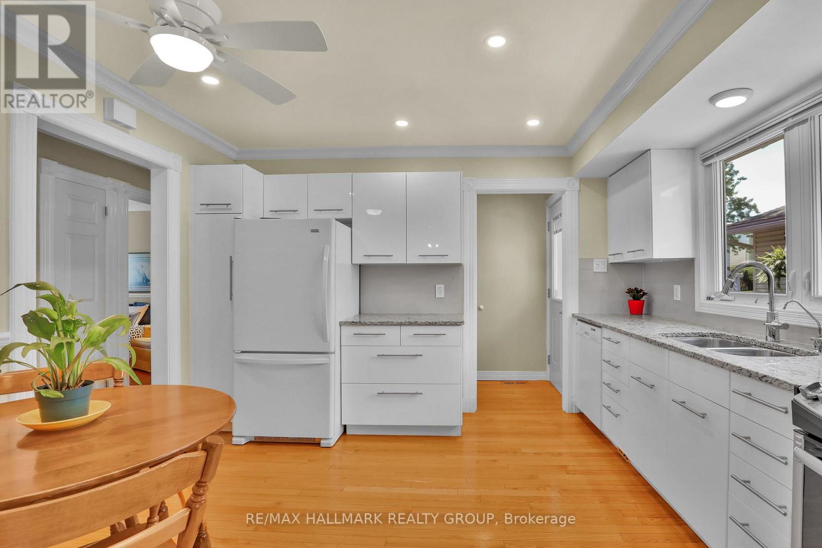 3242 Albion Road S Property Photo 18