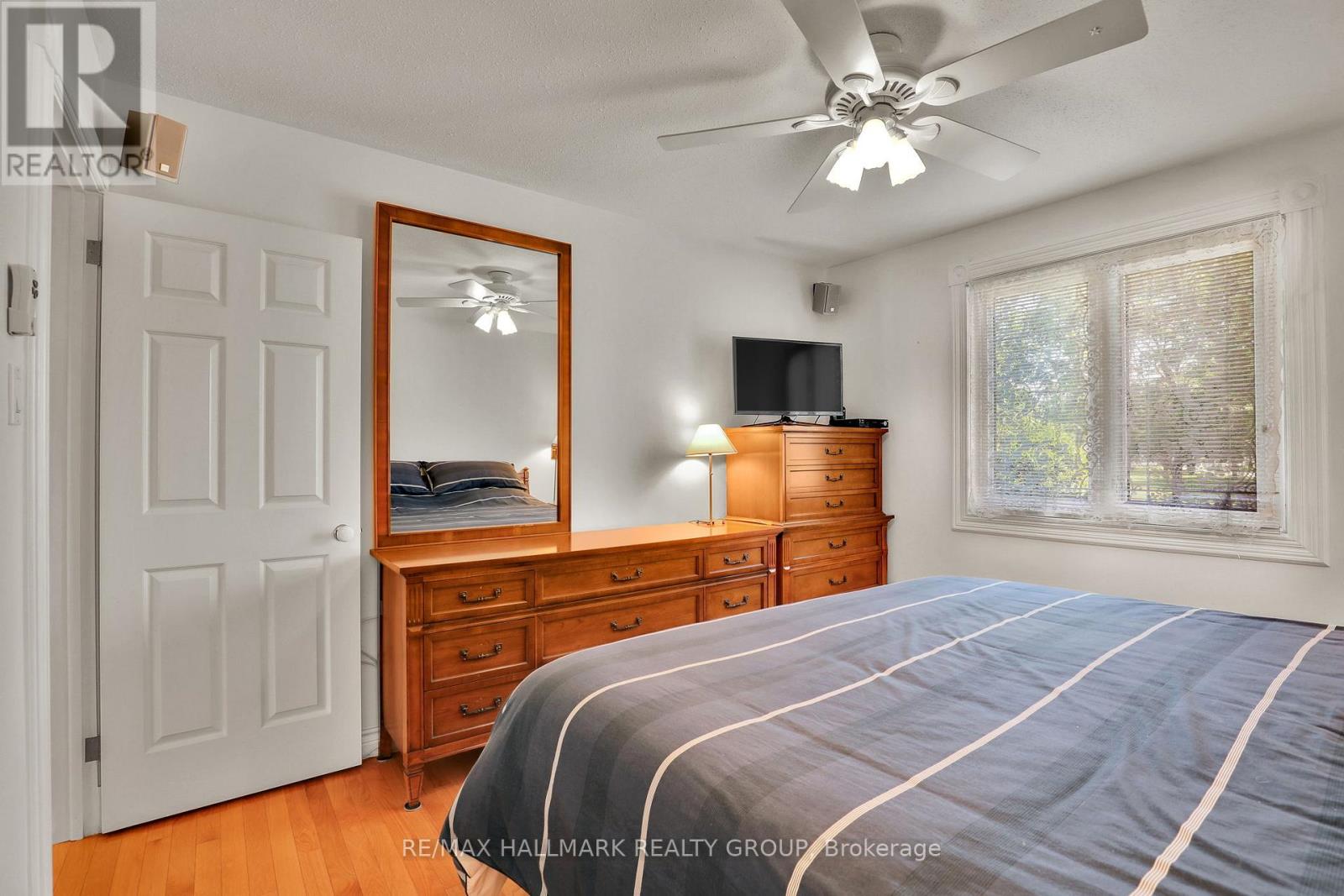 3242 Albion Road S Property Photo 26