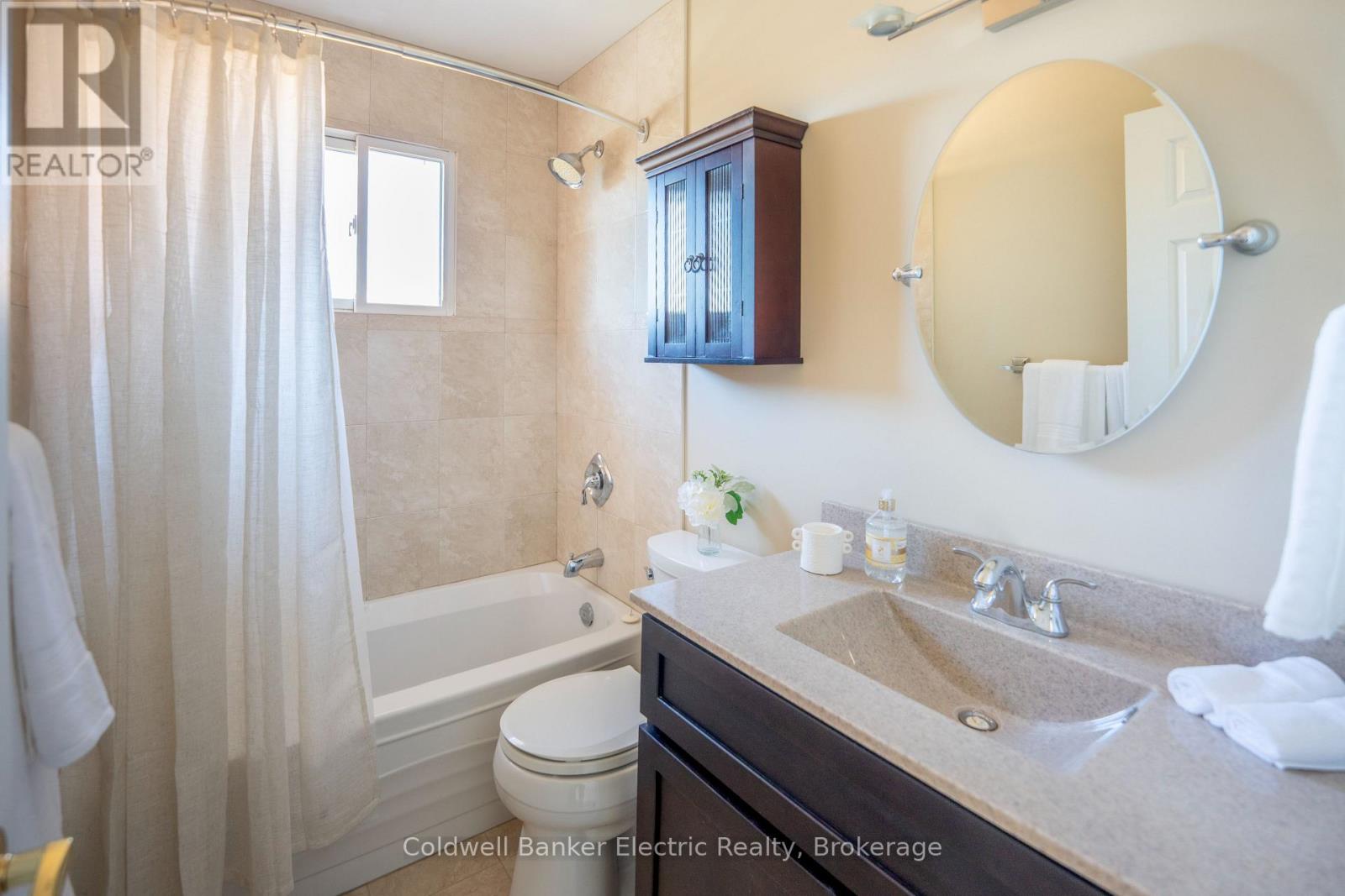 958 Smithside Court Property Photo 19