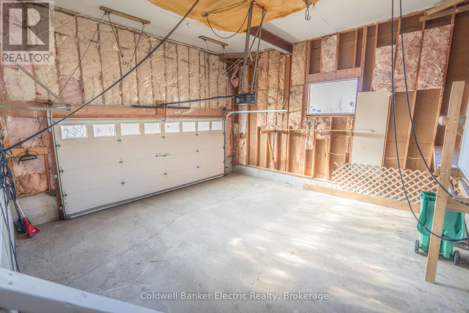 958 Smithside Court Property Photo 23
