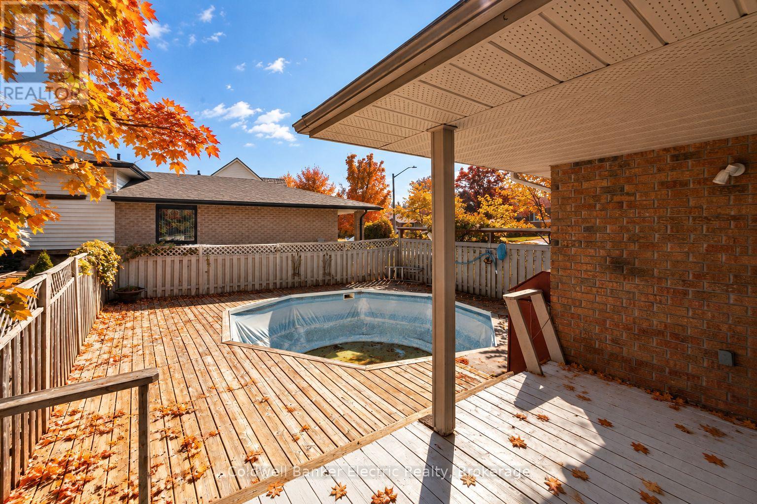 958 Smithside Court Property Photo 24