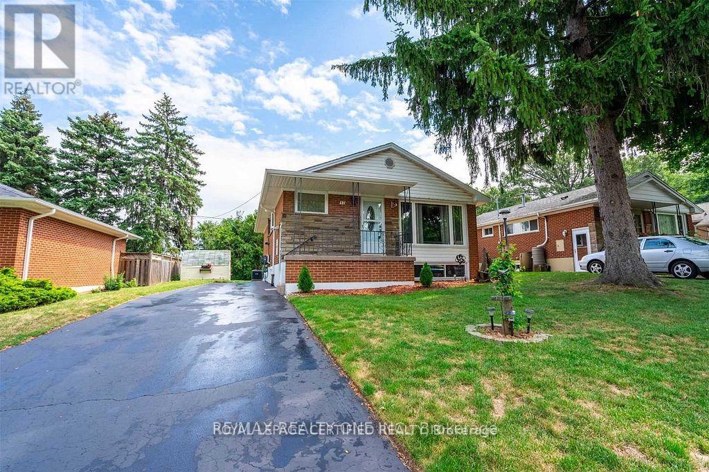 17 Carwyn Crescent Property Photo 1