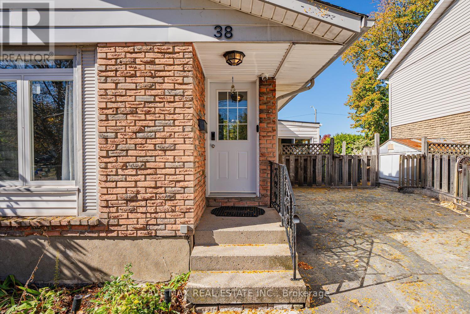 38 Manley Crescent Property Photo 7