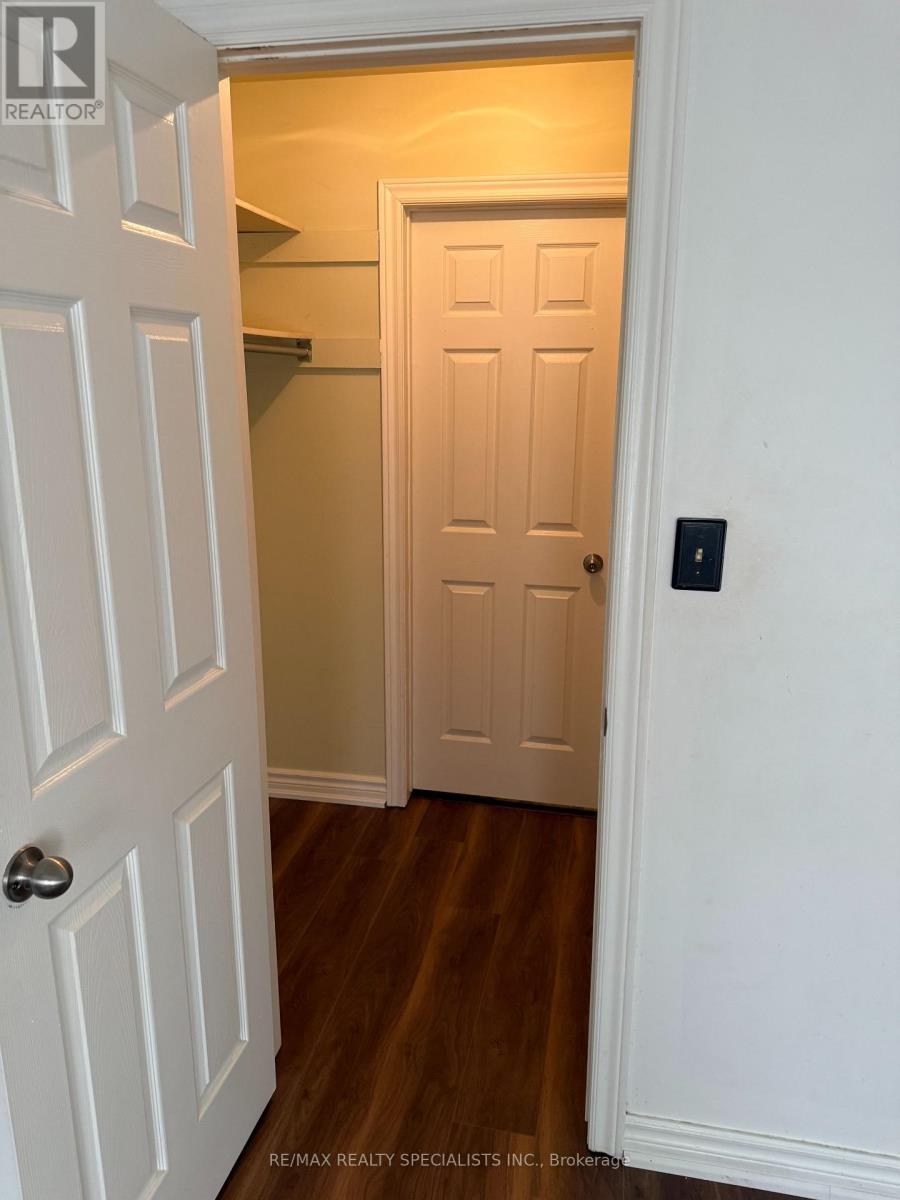 208 - 2 Walnut Street Property Photo 2
