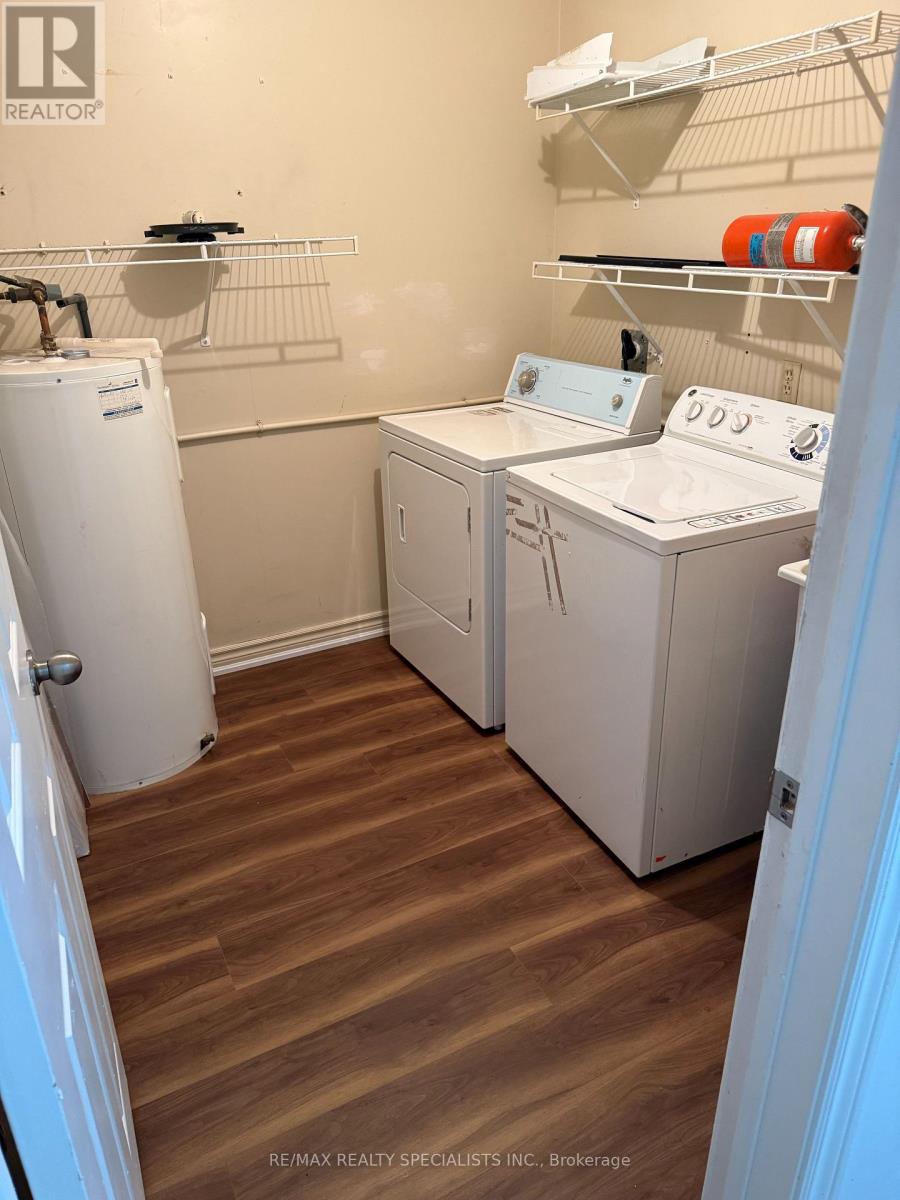 208 - 2 Walnut Street Property Photo 6