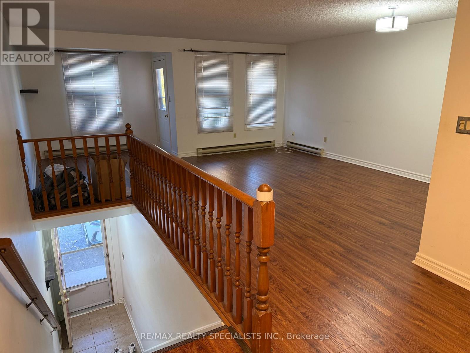 208 - 2 Walnut Street Property Photo 9