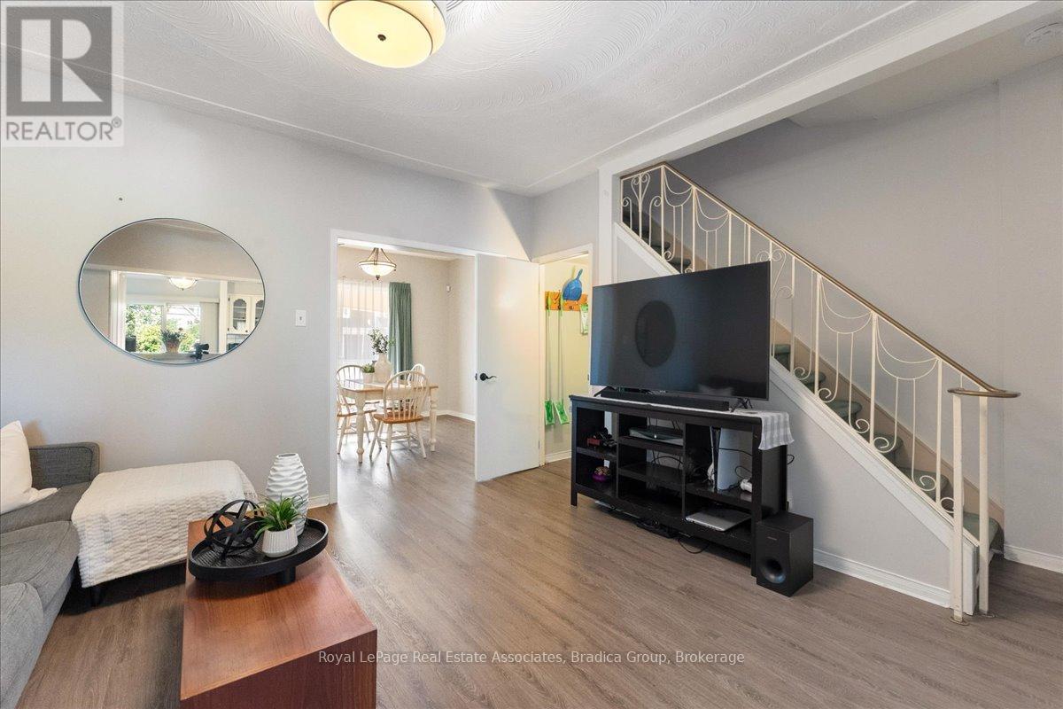 79 Case Street Property Photo 8