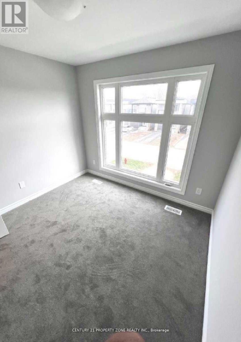 298 Louise Street Property Photo 9