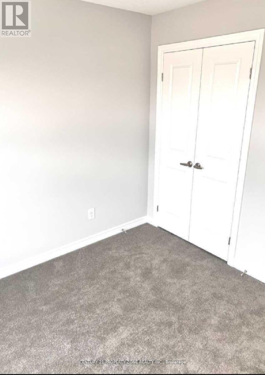 298 Louise Street Property Photo 13