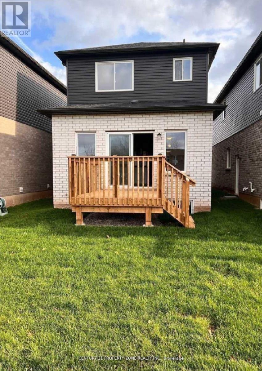 298 Louise Street Property Photo 23