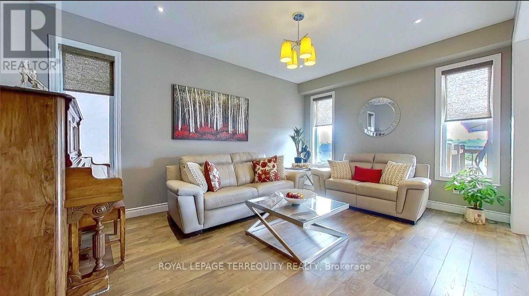 405 Westcroft Drive Property Photo 4