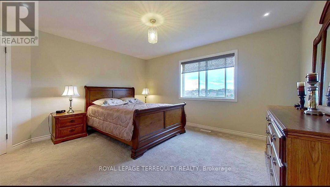 405 Westcroft Drive Property Photo 11