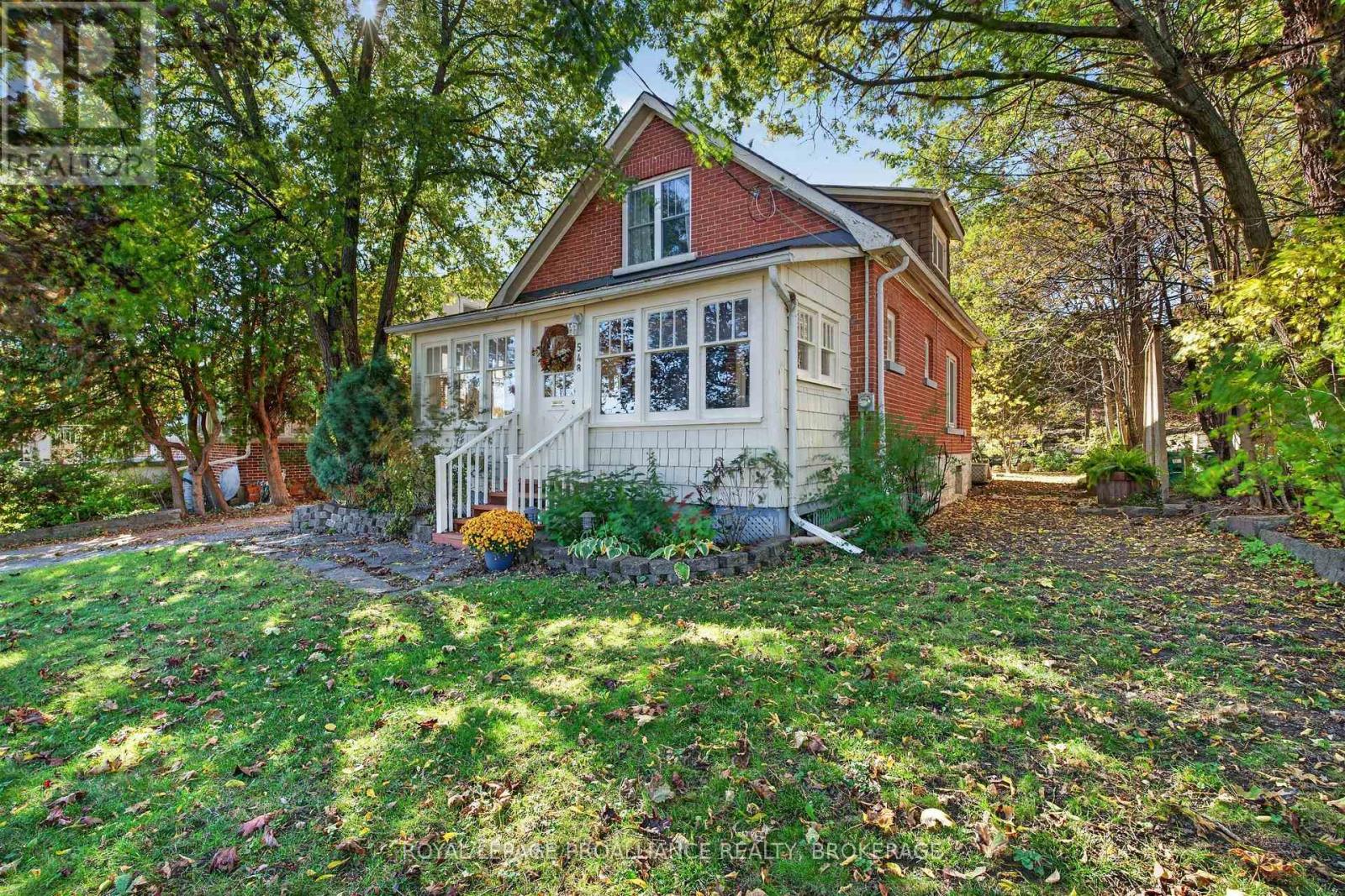 548 DIVISION STREET Property Photo 1