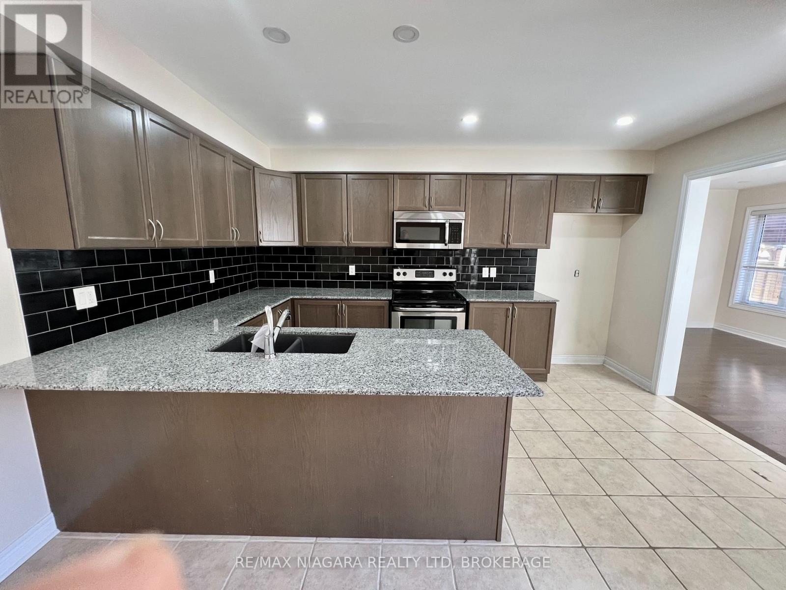 11 Keith Crescent Property Photo 9