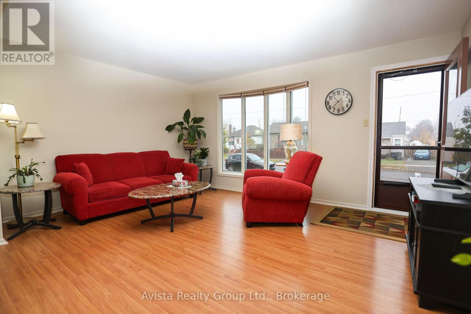 426 Christina Street E Property Photo 4
