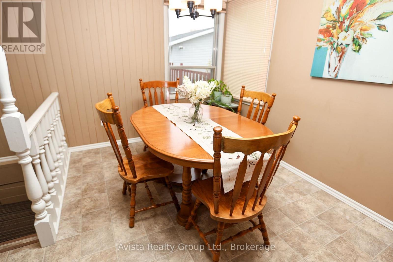 426 Christina Street E Property Photo 9