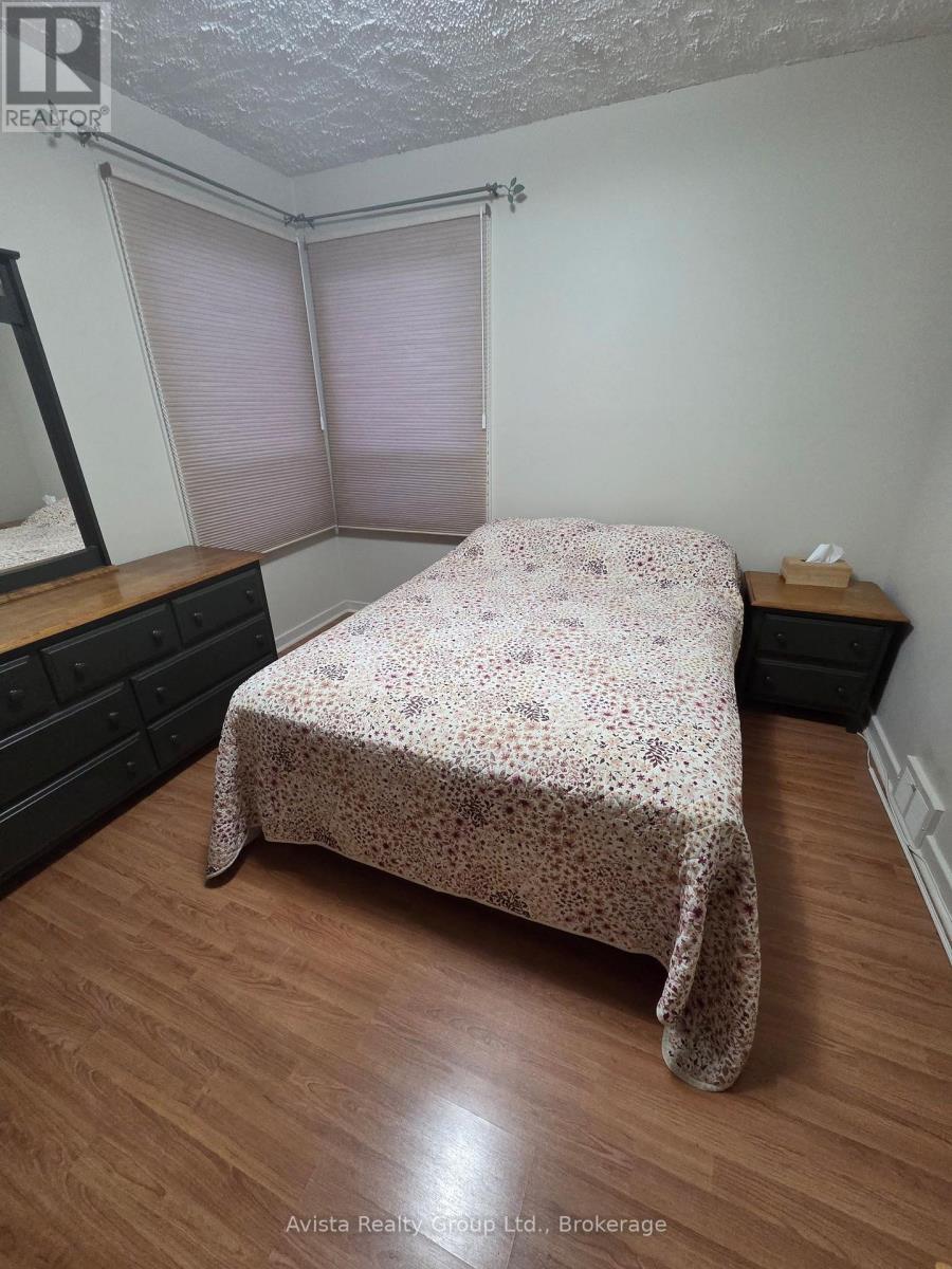 426 Christina Street E Property Photo 11