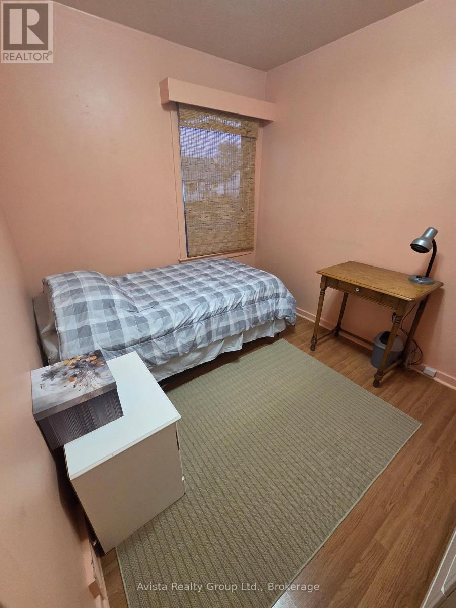 426 Christina Street E Property Photo 16