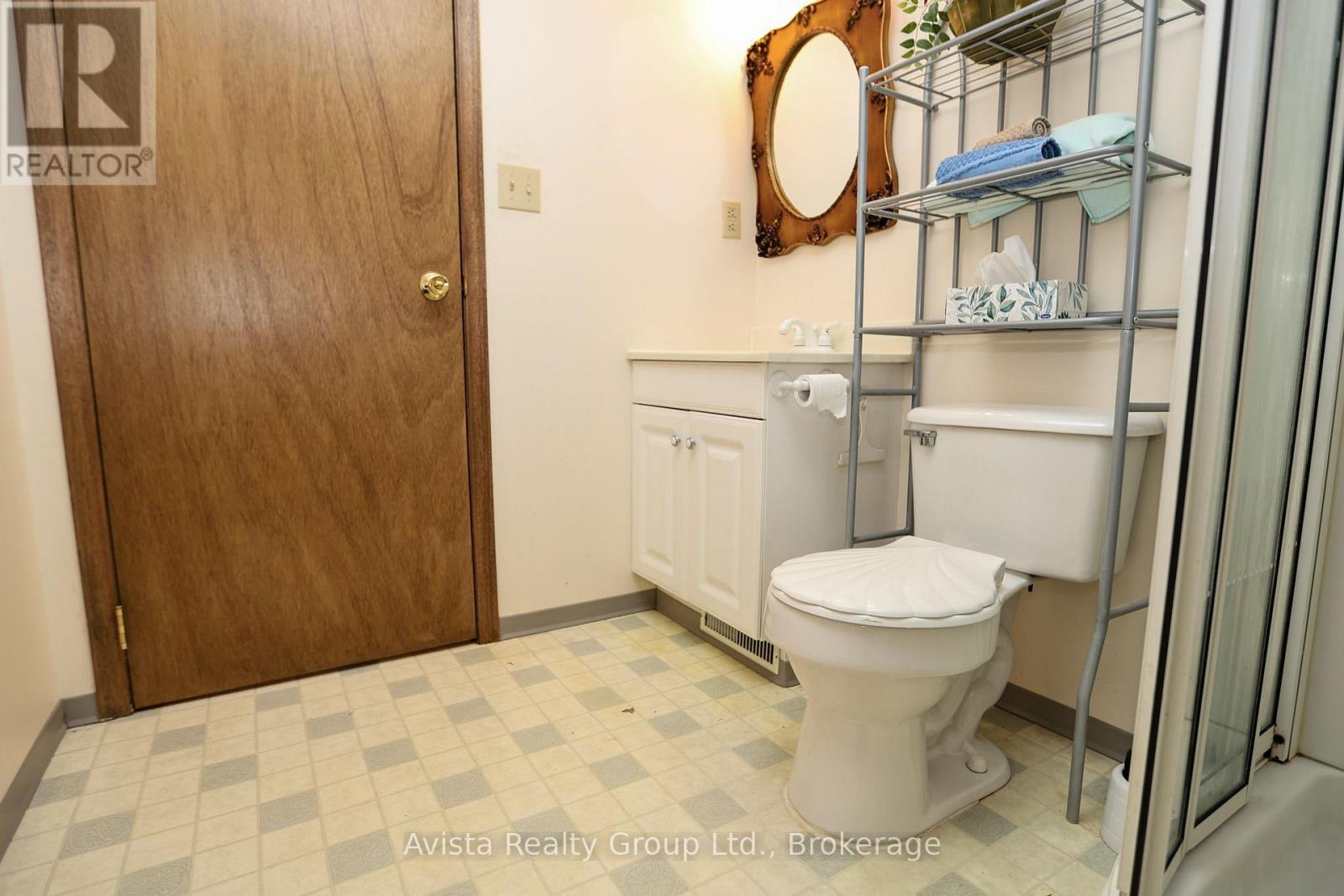 426 Christina Street E Property Photo 20