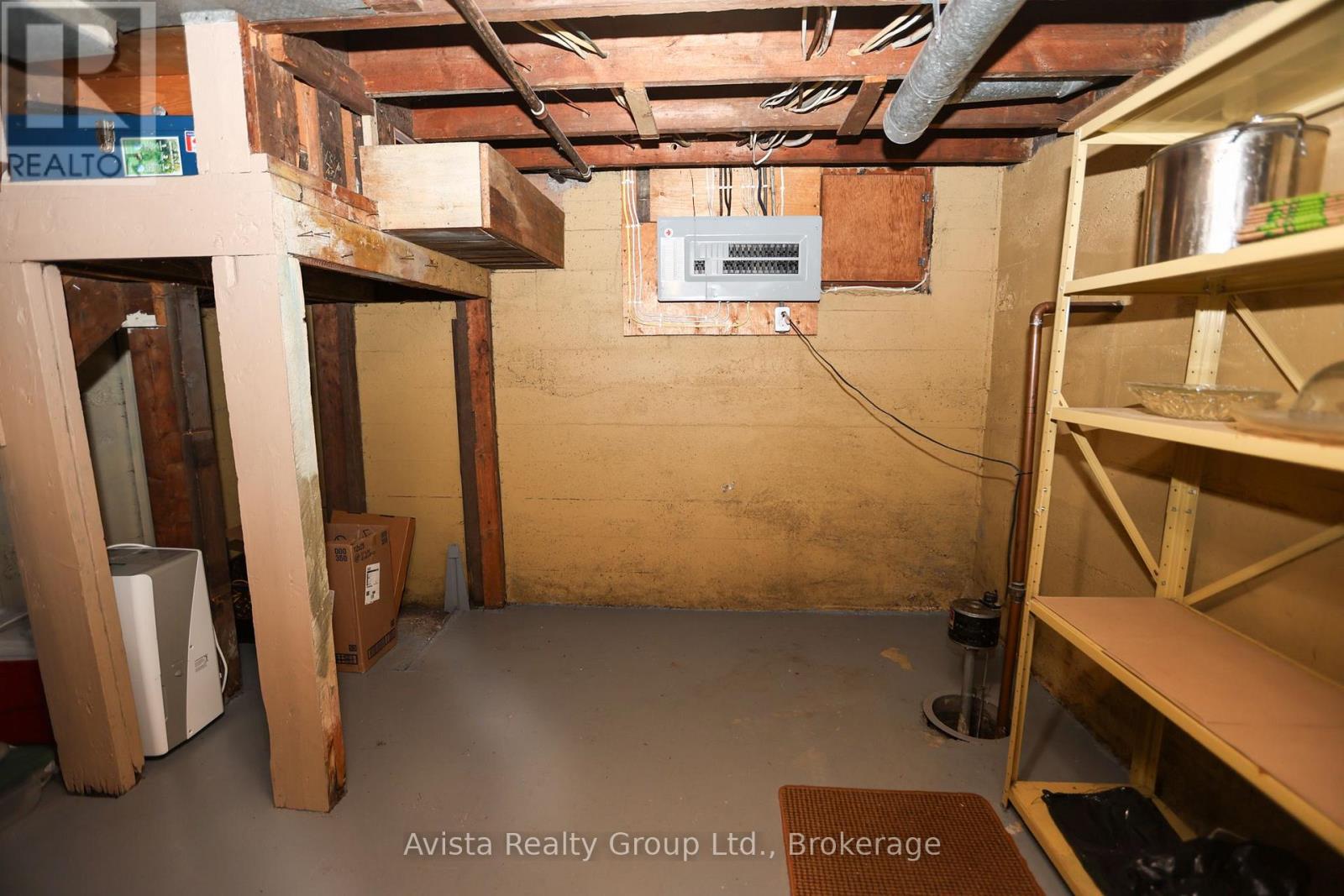 426 Christina Street E Property Photo 23
