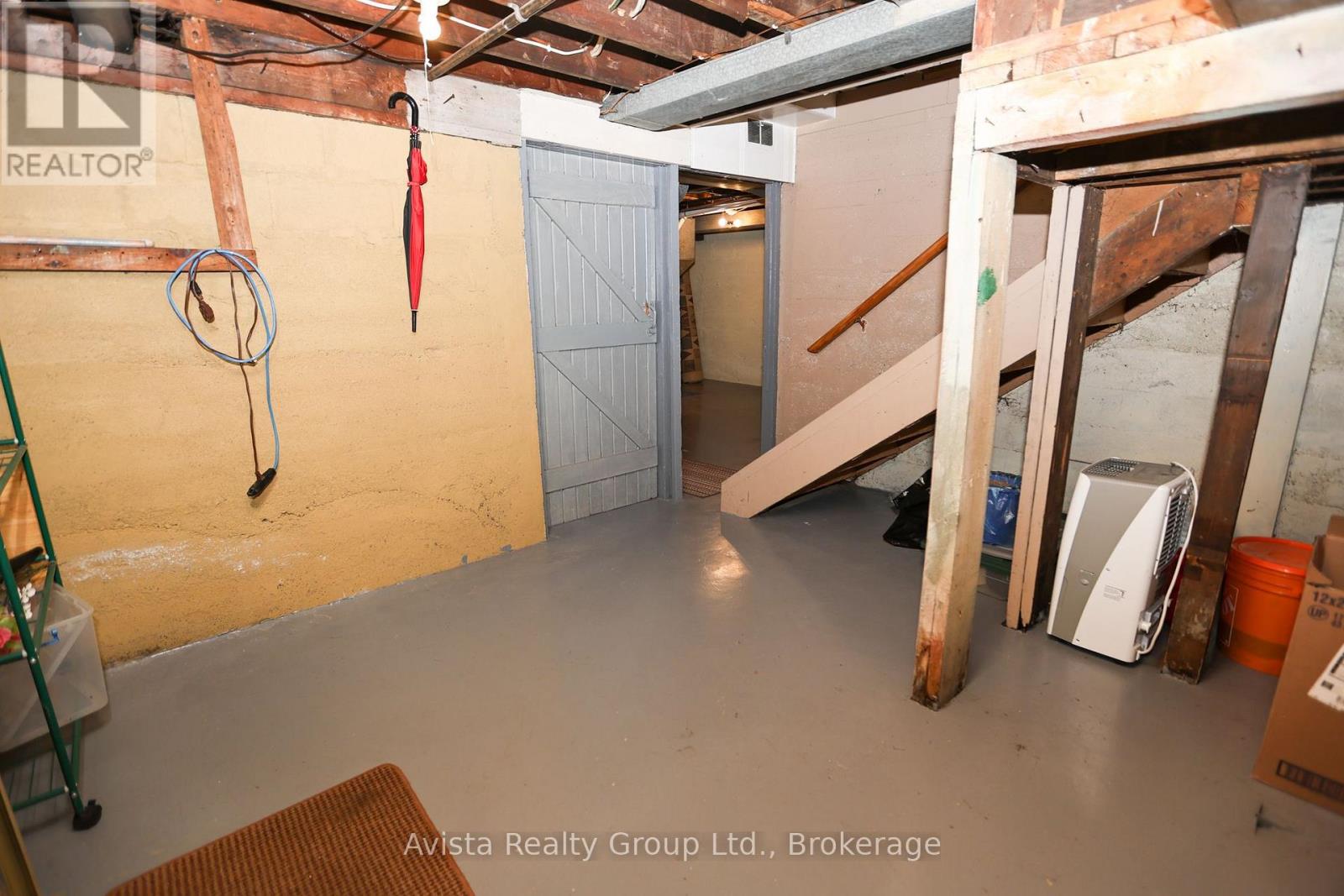 426 Christina Street E Property Photo 24