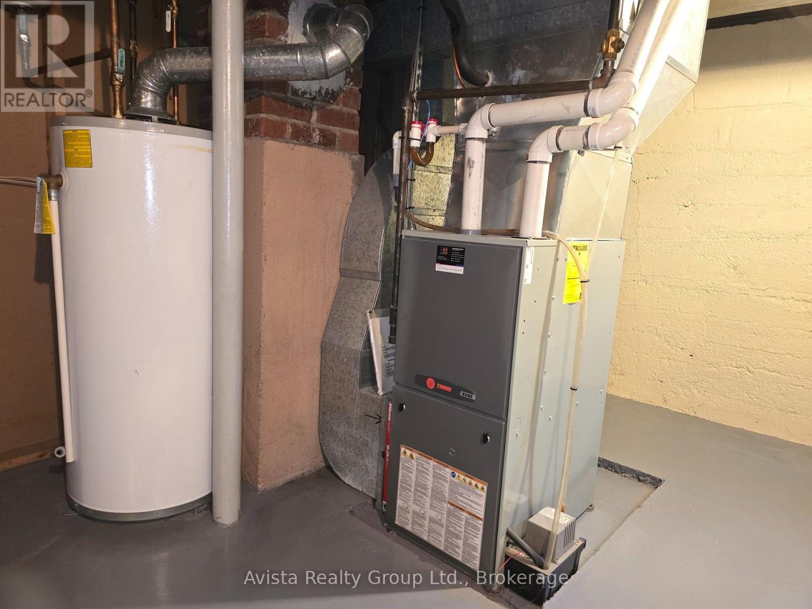 426 Christina Street E Property Photo 25
