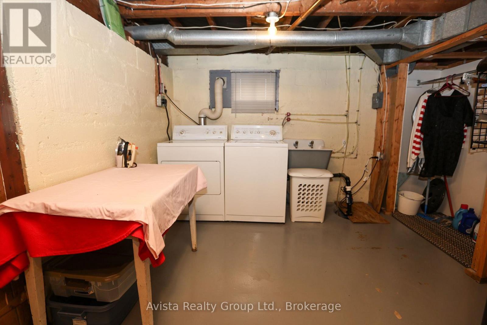 426 Christina Street E Property Photo 27
